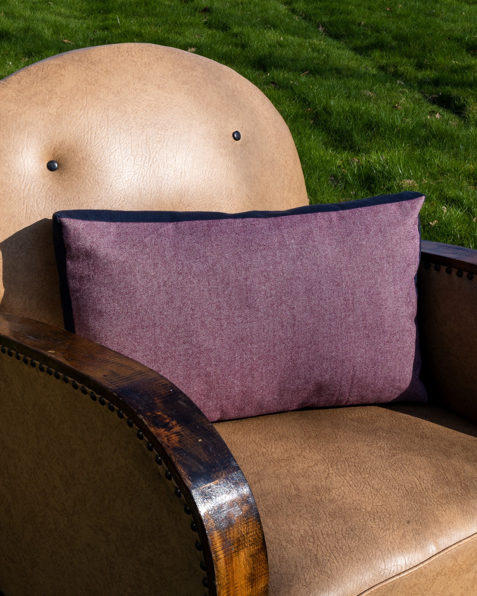 Pillow made from designer fabrics, deadstock fabrics, vintage fabrics, antique fabrics. A second hand wool serge fabric.